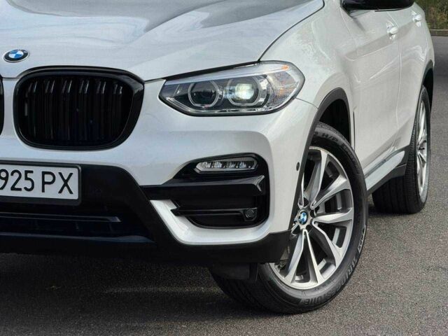 Белый БМВ Х3, объемом двигателя 2 л и пробегом 90 тыс. км за 28000 $, фото 3 на Automoto.ua
