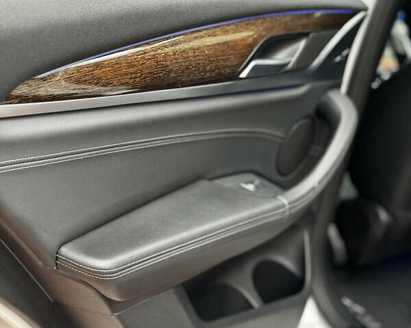 Белый БМВ Х3, объемом двигателя 2 л и пробегом 82 тыс. км за 27000 $, фото 13 на Automoto.ua