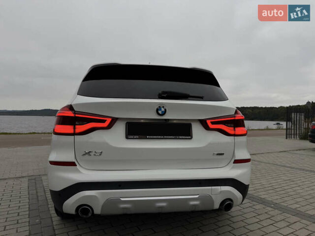 Білий БМВ Х3, об'ємом двигуна 2 л та пробігом 198 тис. км за 21400 $, фото 5 на Automoto.ua