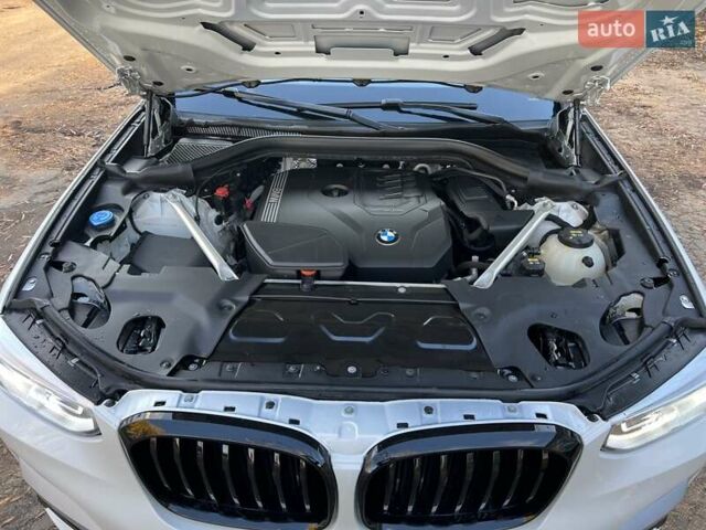 Белый БМВ Х3, объемом двигателя 2 л и пробегом 82 тыс. км за 27700 $, фото 41 на Automoto.ua