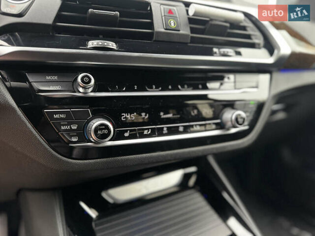 Белый БМВ Х3, объемом двигателя 2 л и пробегом 82 тыс. км за 27000 $, фото 34 на Automoto.ua