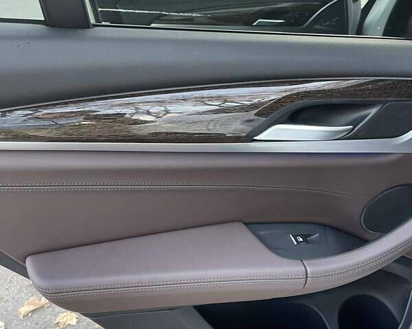 Білий БМВ Х3, об'ємом двигуна 2 л та пробігом 75 тис. км за 33300 $, фото 13 на Automoto.ua