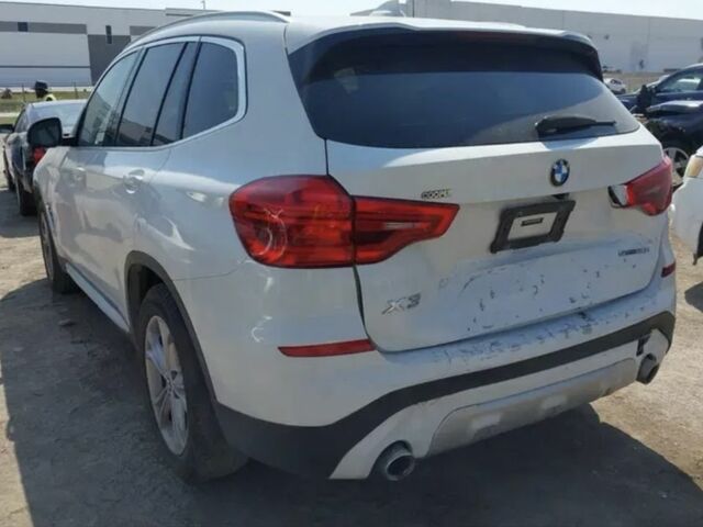 Белый БМВ Х3, объемом двигателя 0 л и пробегом 130 тыс. км за 414 $, фото 4 на Automoto.ua