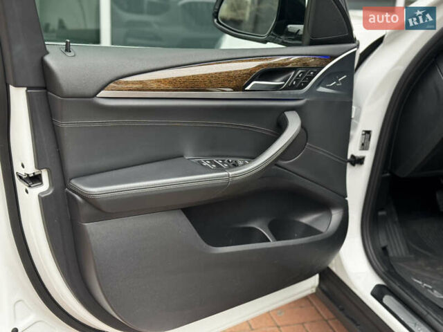 Белый БМВ Х3, объемом двигателя 2 л и пробегом 82 тыс. км за 27000 $, фото 14 на Automoto.ua