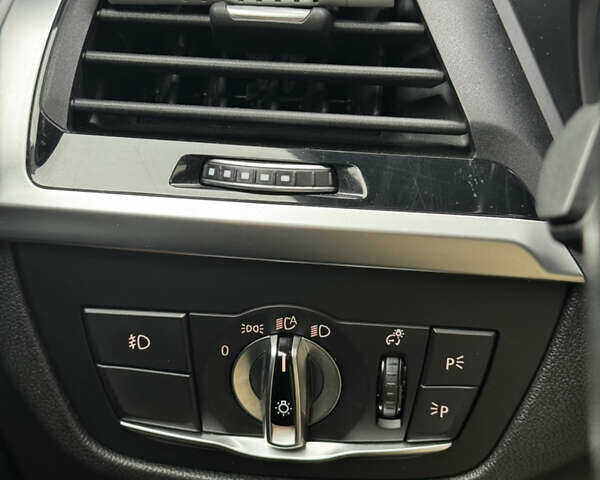 Белый БМВ Х3, объемом двигателя 2 л и пробегом 82 тыс. км за 27000 $, фото 20 на Automoto.ua