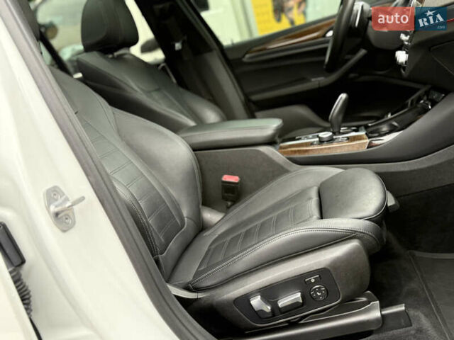 Белый БМВ Х3, объемом двигателя 2 л и пробегом 127 тыс. км за 24950 $, фото 31 на Automoto.ua