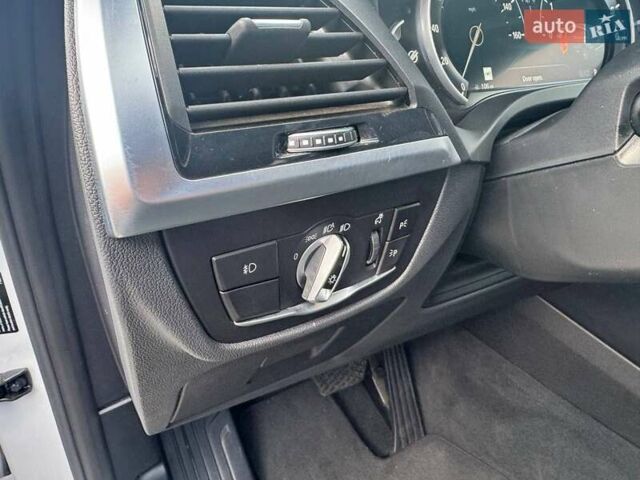 Белый БМВ Х3, объемом двигателя 2 л и пробегом 105 тыс. км за 24500 $, фото 9 на Automoto.ua