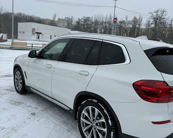 Белый БМВ Х3, объемом двигателя 2 л и пробегом 68 тыс. км за 27999 $, фото 3 на Automoto.ua