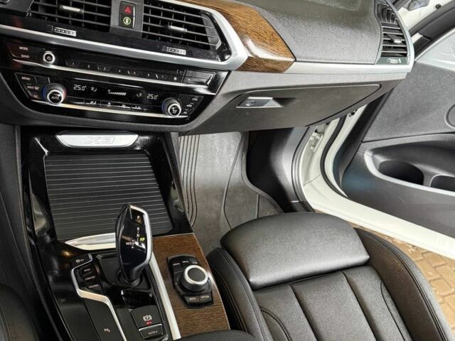 Белый БМВ Х3, объемом двигателя 2 л и пробегом 68 тыс. км за 27999 $, фото 7 на Automoto.ua