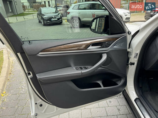 Білий БМВ Х3, об'ємом двигуна 2 л та пробігом 79 тис. км за 24300 $, фото 25 на Automoto.ua
