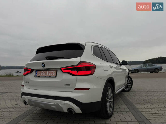 Білий БМВ Х3, об'ємом двигуна 2 л та пробігом 198 тис. км за 20800 $, фото 4 на Automoto.ua