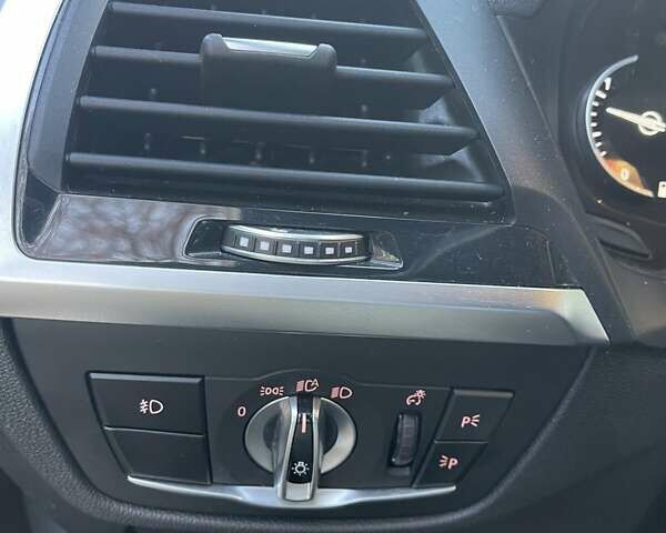 Білий БМВ Х3, об'ємом двигуна 2 л та пробігом 75 тис. км за 33300 $, фото 11 на Automoto.ua