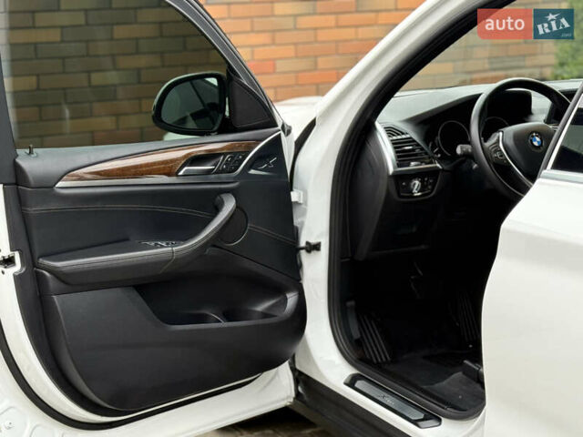 Белый БМВ Х3, объемом двигателя 2 л и пробегом 127 тыс. км за 24950 $, фото 26 на Automoto.ua