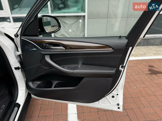 Белый БМВ Х3, объемом двигателя 2 л и пробегом 82 тыс. км за 27000 $, фото 36 на Automoto.ua