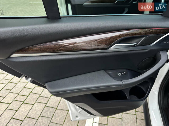 Белый БМВ Х3, объемом двигателя 2 л и пробегом 115 тыс. км за 30500 $, фото 24 на Automoto.ua