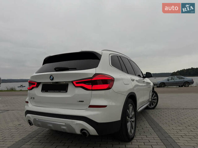 Білий БМВ Х3, об'ємом двигуна 2 л та пробігом 198 тис. км за 21400 $, фото 6 на Automoto.ua