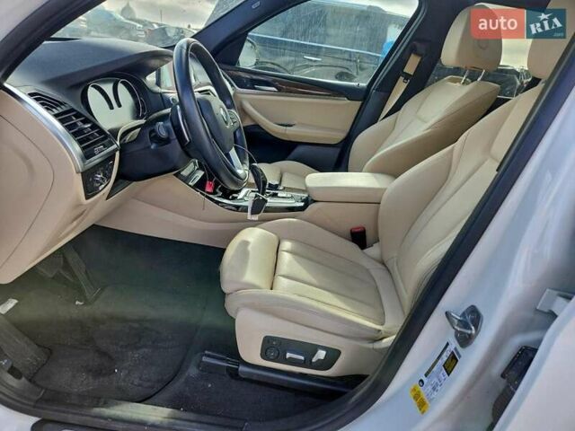 Белый БМВ Х3, объемом двигателя 2 л и пробегом 14 тыс. км за 8500 $, фото 6 на Automoto.ua