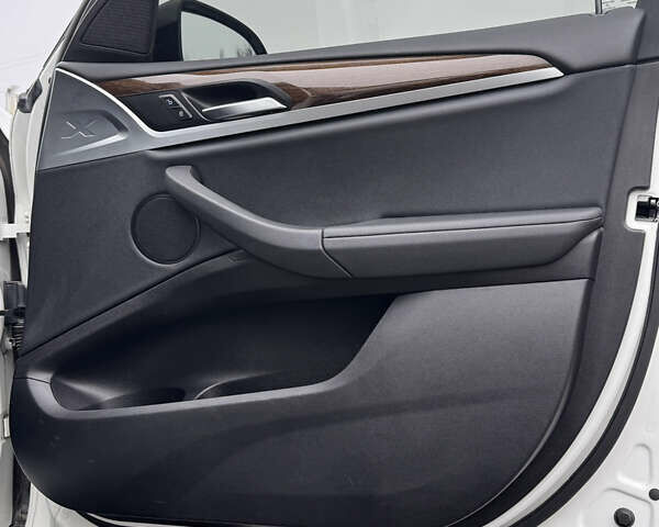 Белый БМВ Х3, объемом двигателя 2 л и пробегом 115 тыс. км за 25399 $, фото 34 на Automoto.ua