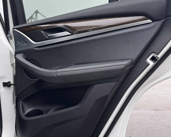 Белый БМВ Х3, объемом двигателя 2 л и пробегом 115 тыс. км за 25399 $, фото 35 на Automoto.ua