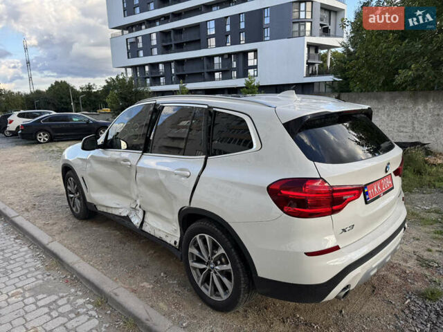 Белый БМВ Х3, объемом двигателя 2 л и пробегом 125 тыс. км за 19500 $, фото 8 на Automoto.ua