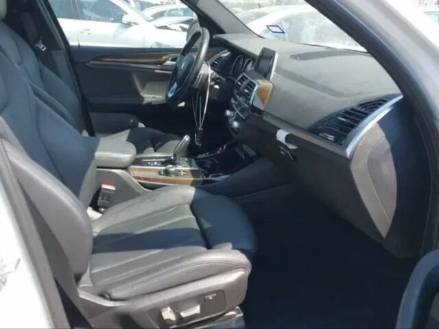 Белый БМВ Х3, объемом двигателя 0 л и пробегом 130 тыс. км за 414 $, фото 3 на Automoto.ua