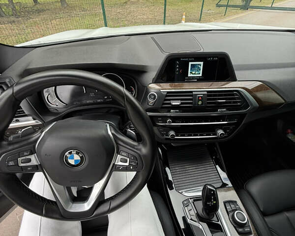 Білий БМВ Х3, об'ємом двигуна 2 л та пробігом 198 тис. км за 20800 $, фото 5 на Automoto.ua