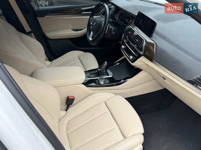 Белый БМВ Х3, объемом двигателя 2 л и пробегом 126 тыс. км за 27900 $, фото 26 на Automoto.ua