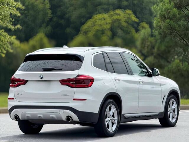 Білий БМВ Х3, об'ємом двигуна 2 л та пробігом 30 тис. км за 15000 $, фото 4 на Automoto.ua