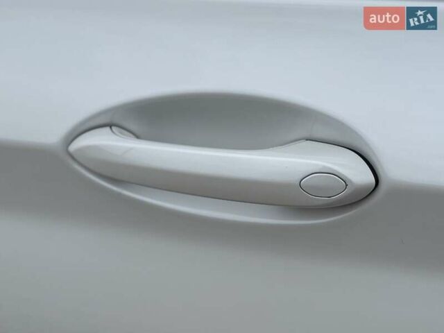 Білий БМВ Х3, об'ємом двигуна 2 л та пробігом 73 тис. км за 41900 $, фото 19 на Automoto.ua