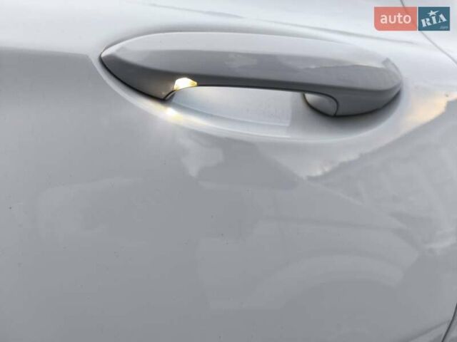 Белый БМВ Х3, объемом двигателя 2 л и пробегом 73 тыс. км за 39400 $, фото 46 на Automoto.ua