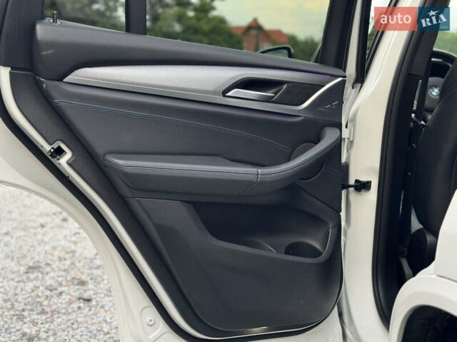 Білий БМВ Х3, об'ємом двигуна 3 л та пробігом 166 тис. км за 41499 $, фото 33 на Automoto.ua