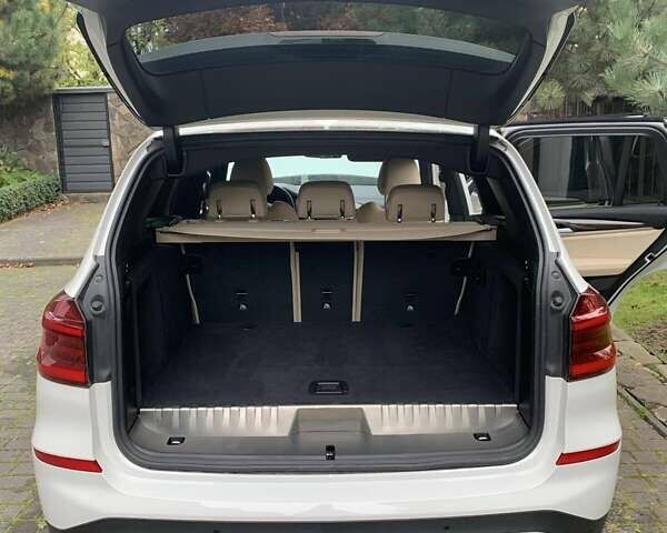 Белый БМВ Х3, объемом двигателя 2 л и пробегом 38 тыс. км за 41500 $, фото 12 на Automoto.ua