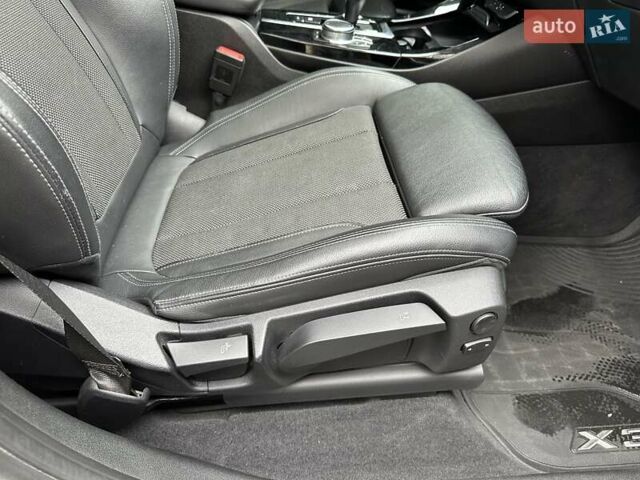 Белый БМВ Х3, объемом двигателя 3 л и пробегом 147 тыс. км за 34900 $, фото 16 на Automoto.ua