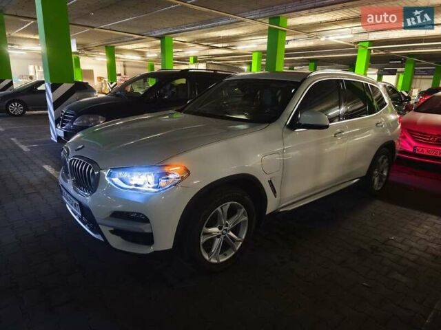 Белый БМВ Х3, объемом двигателя 2 л и пробегом 73 тыс. км за 39400 $, фото 2 на Automoto.ua