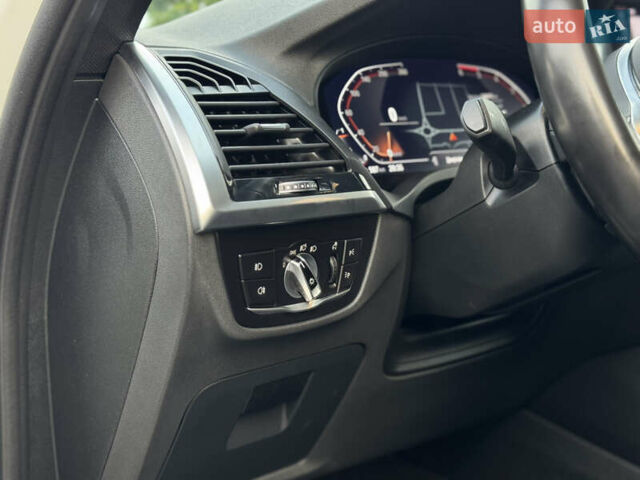 Білий БМВ Х3, об'ємом двигуна 3 л та пробігом 166 тис. км за 41499 $, фото 26 на Automoto.ua