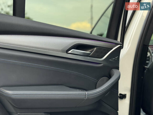 Білий БМВ Х3, об'ємом двигуна 3 л та пробігом 166 тис. км за 41499 $, фото 34 на Automoto.ua