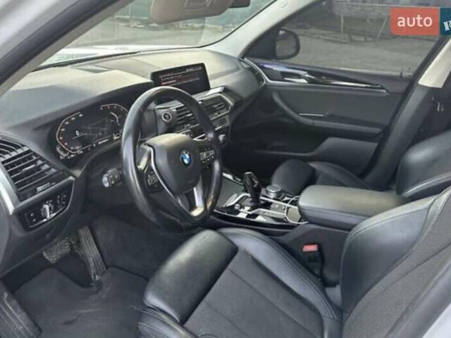 Білий БМВ Х3, об'ємом двигуна 3 л та пробігом 200 тис. км за 34000 $, фото 31 на Automoto.ua