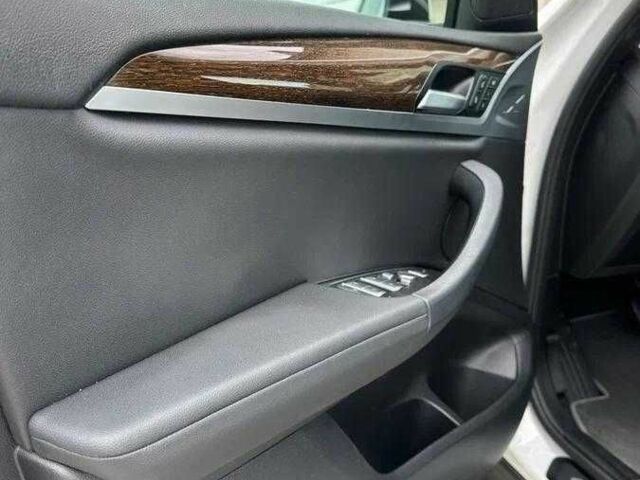 Белый БМВ Х3, объемом двигателя 2 л и пробегом 85 тыс. км за 23500 $, фото 6 на Automoto.ua