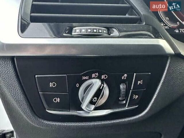 Белый БМВ Х3, объемом двигателя 3 л и пробегом 147 тыс. км за 34900 $, фото 34 на Automoto.ua