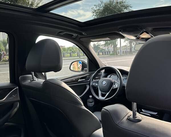 Белый БМВ Х3, объемом двигателя 2 л и пробегом 49 тыс. км за 33900 $, фото 5 на Automoto.ua