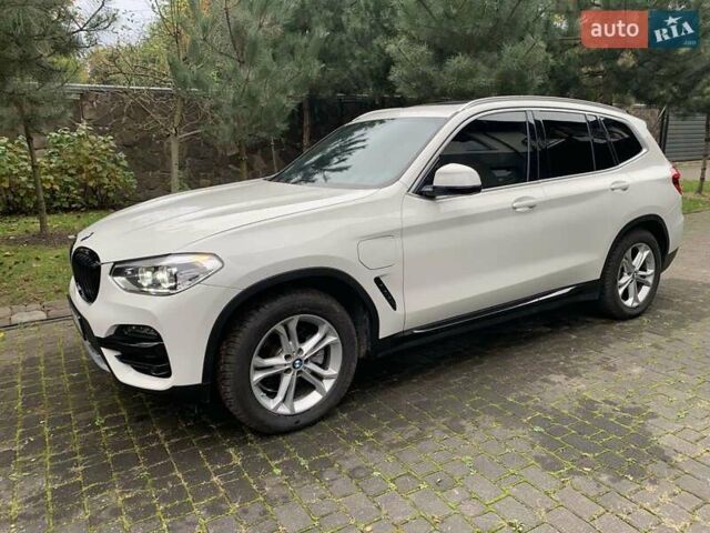 Белый БМВ Х3, объемом двигателя 2 л и пробегом 38 тыс. км за 41500 $, фото 6 на Automoto.ua