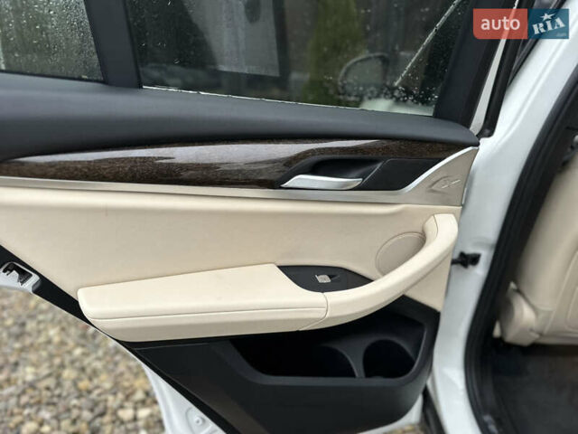 Білий БМВ Х3, об'ємом двигуна 2 л та пробігом 39 тис. км за 41500 $, фото 16 на Automoto.ua