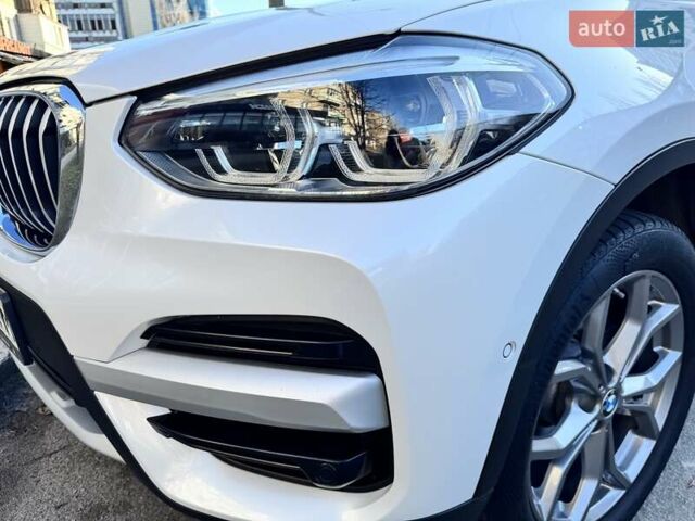 Белый БМВ Х3, объемом двигателя 2 л и пробегом 68 тыс. км за 40000 $, фото 5 на Automoto.ua