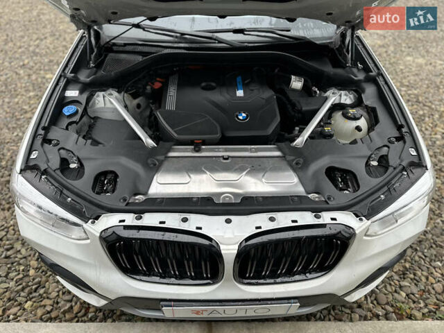 Білий БМВ Х3, об'ємом двигуна 2 л та пробігом 39 тис. км за 41500 $, фото 9 на Automoto.ua