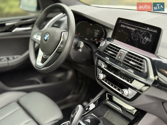 Белый БМВ Х3, объемом двигателя 2 л и пробегом 64 тыс. км за 34000 $, фото 16 на Automoto.ua