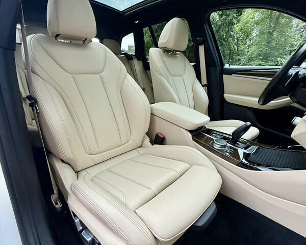 Белый БМВ Х3, объемом двигателя 2 л и пробегом 89 тыс. км за 33900 $, фото 22 на Automoto.ua