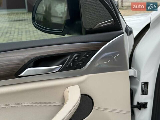 Білий БМВ Х3, об'ємом двигуна 2 л та пробігом 73 тис. км за 41900 $, фото 37 на Automoto.ua