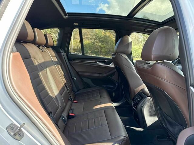 Білий БМВ Х3, об'ємом двигуна 2 л та пробігом 33 тис. км за 16450 $, фото 11 на Automoto.ua