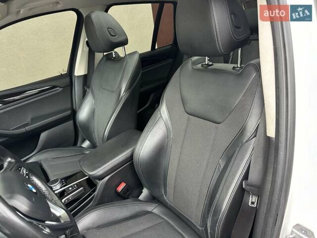 Белый БМВ Х3, объемом двигателя 2.99 л и пробегом 1 тыс. км за 33900 $, фото 30 на Automoto.ua