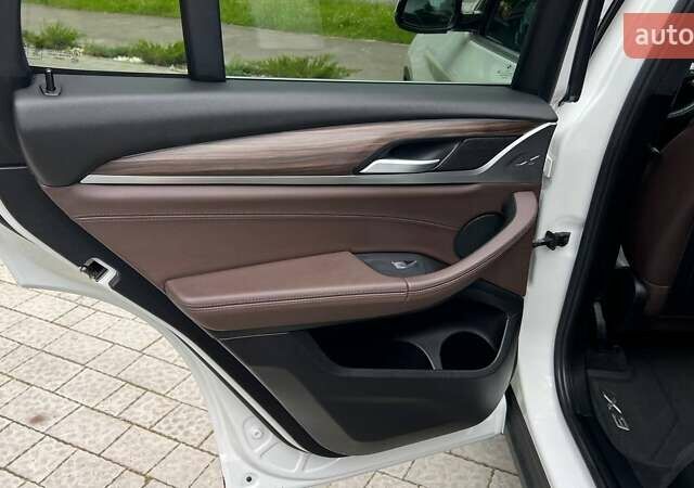 Белый БМВ Х3, объемом двигателя 2 л и пробегом 97 тыс. км за 32499 $, фото 30 на Automoto.ua